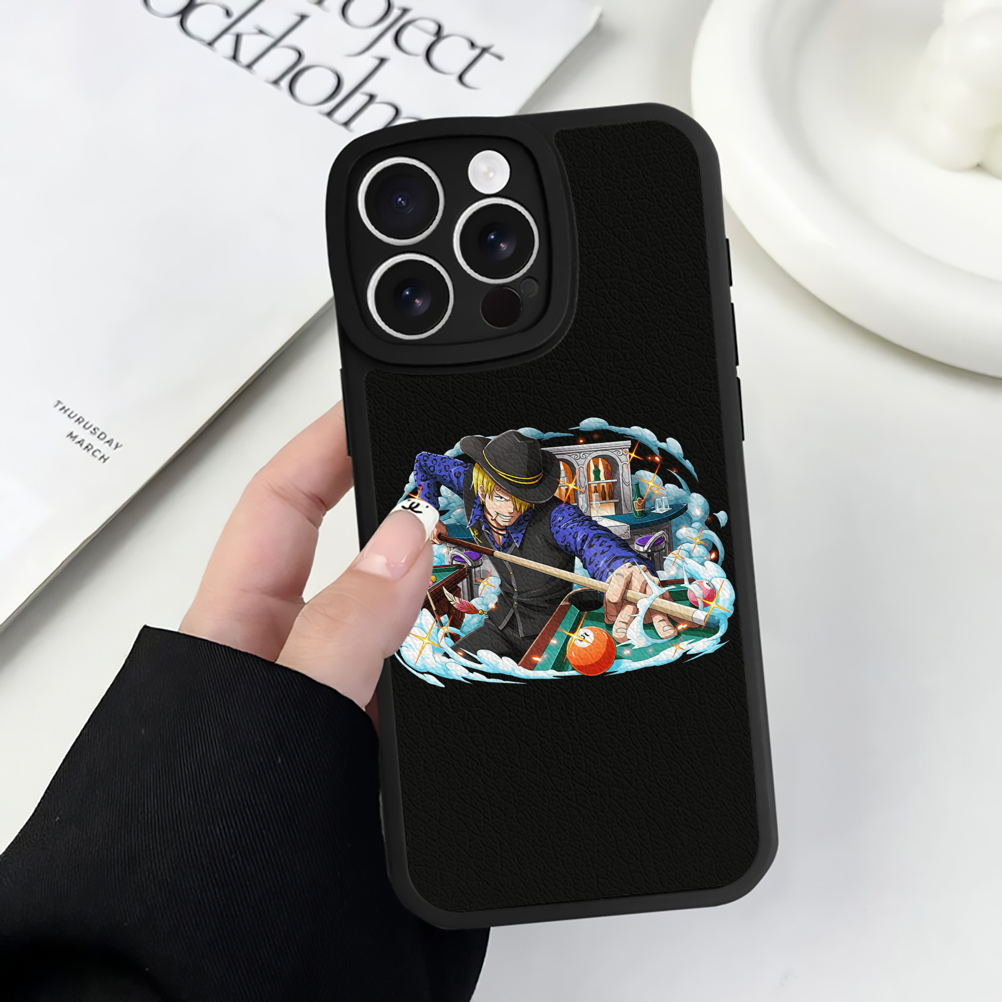 （画像用） ワンピース サンジ ONE PIECE Sanji 【iPhone 16シリーズ対応】シリコンスマホケース（レザー調） 材質：シリコン